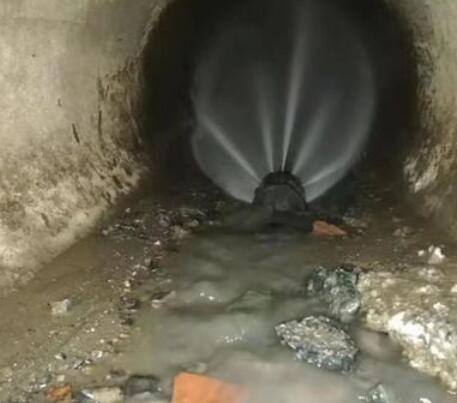 彬村山华侨农场市政管道清淤