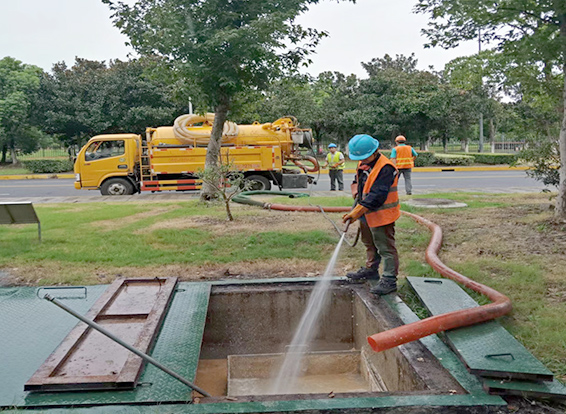 彬村山华侨农场化油池清理