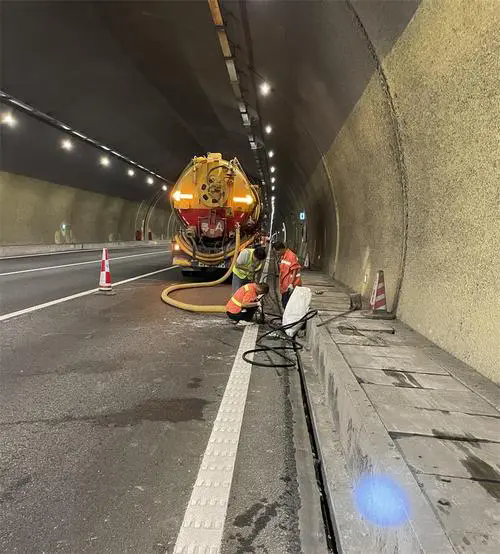 彬村山华侨农场隧道排水渠清淤